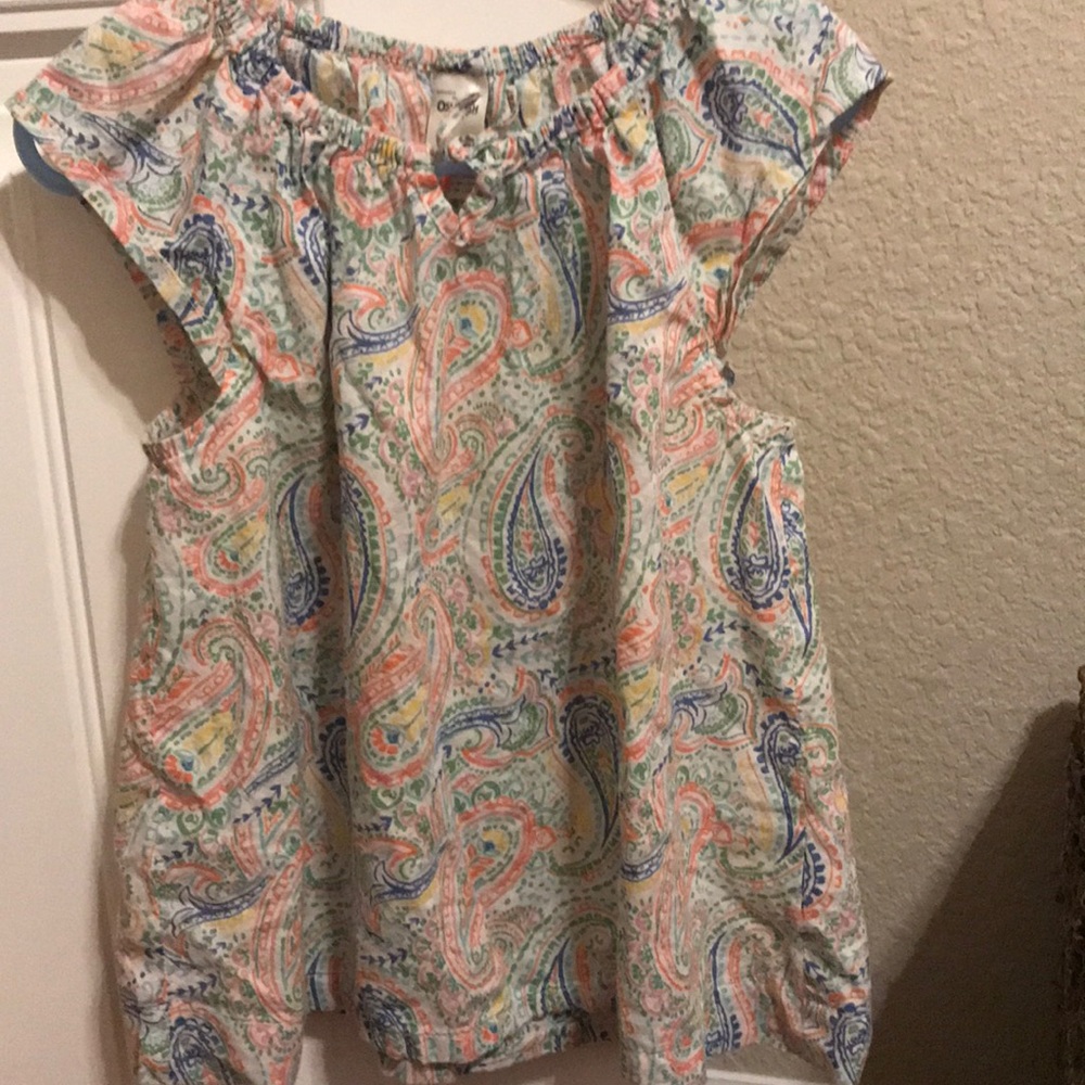 Super cute Paisley top